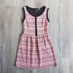 BeBop Women's Sleeveless Fit & Flare Dress Size M Pink Black Skater Dress Geo
